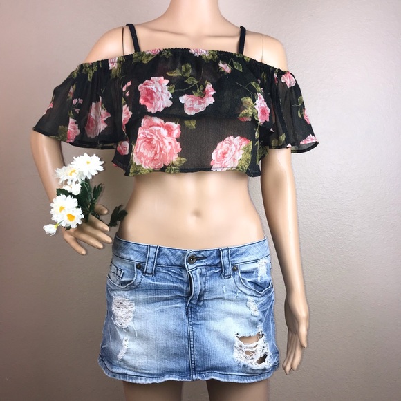 UO Kimchi Blue Black Floral Rose Leaf Crop Cold Shoulder Blouse Top - Picture 3 of 10